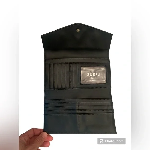 Guess Wallet - Picture 3 of 7